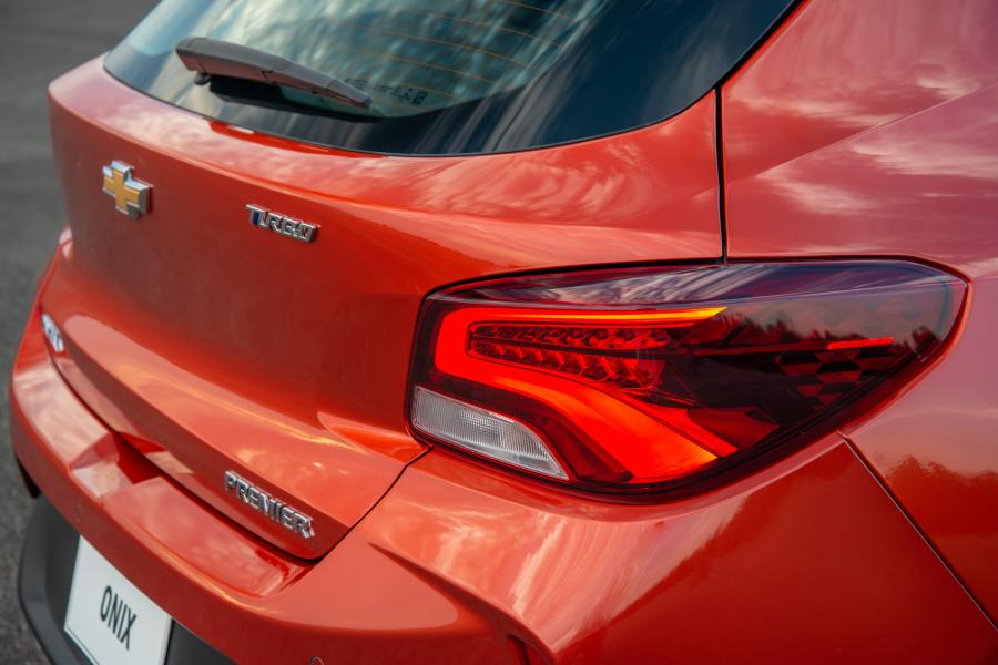 Детали экстерьера Chevrolet Onix Premier 2019 года  (LA) (фото 15 из 22)